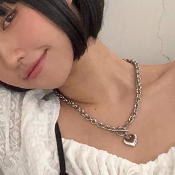 💎BOGO‼️ Stainless Steel Silver large chain Necklace Heart pendant - Picture 8 of 8